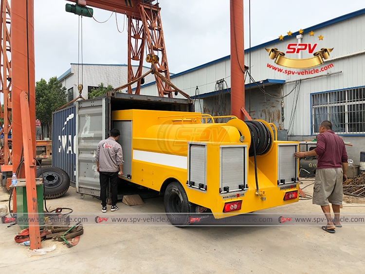 2,000 Litres Sewer Jetting Truck JMC - Loading 1 2,000 Litres Sewer Jetting Truck JMC - Loading 1